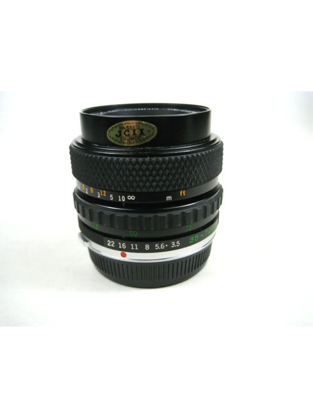 OM-System Olympus Zuiko Auto-Zoom 35-70mm F/3.5-4.5 Lens Close Focus